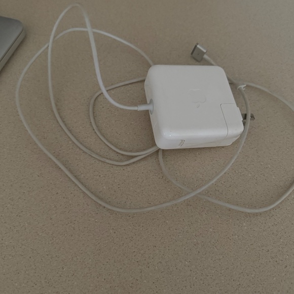 Apple MacBook Pro 13inch 2013 - Picture 3 of 6